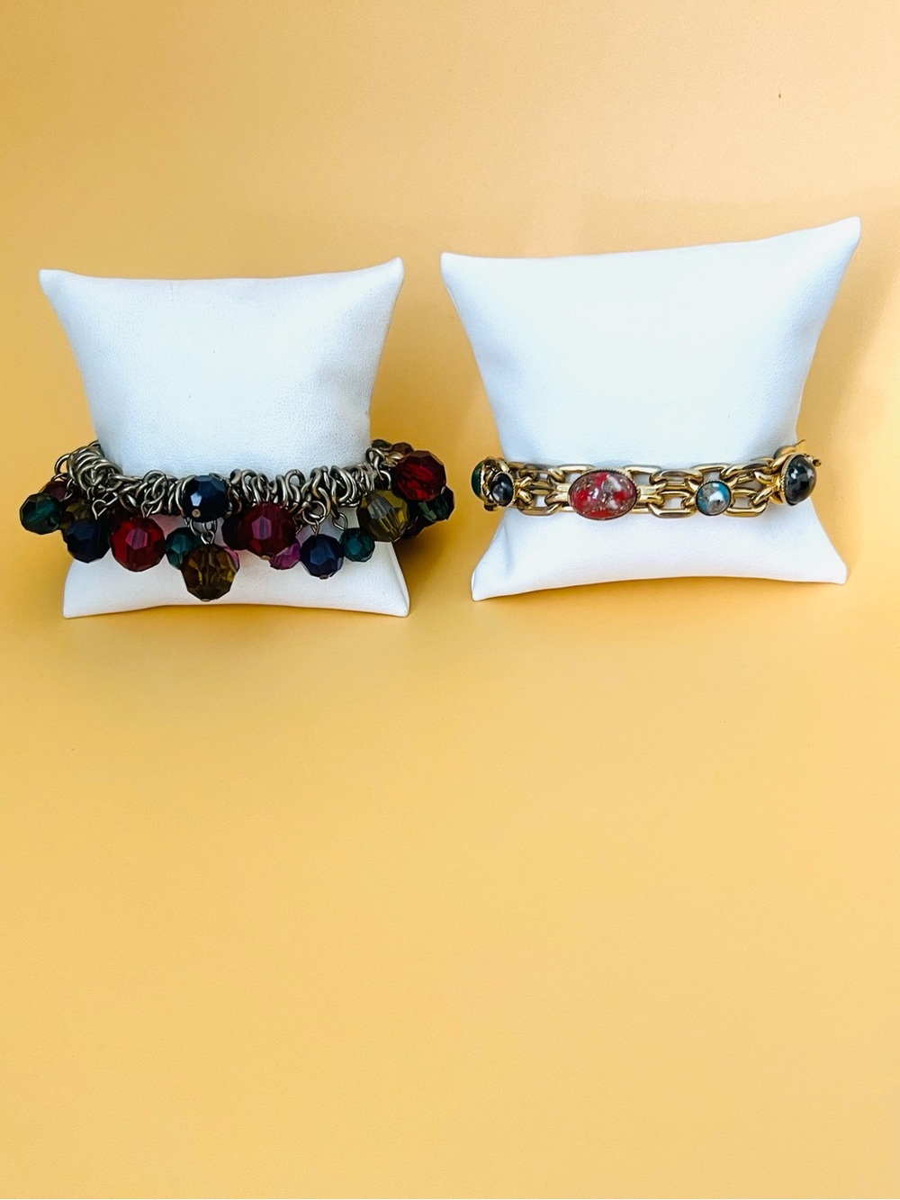 Set of 2 vintage beaded bracelets gold tone